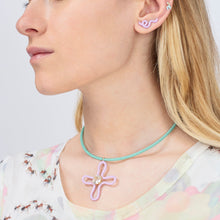 Load image into Gallery viewer, POP CHOKER WITH LUCKY FLOWER PENDANT IN WISTERIA
