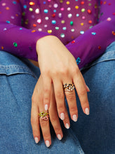 Load image into Gallery viewer, MAXI LOOP RING ~ IN WHITE
