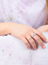 Load image into Gallery viewer, OVAL VINE RING IN WISTERIA
