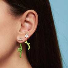 Load image into Gallery viewer, GROOVY SINGLE EARRING IN GREEN
