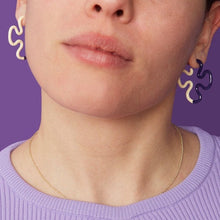 Load image into Gallery viewer, B DUO COLOUR EARRINGS IN PURPLE AND PANNA
