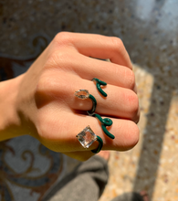 Load image into Gallery viewer, BABY VINE TENDRIL RING IN EMERALD GREEN - 99% PERFECT
