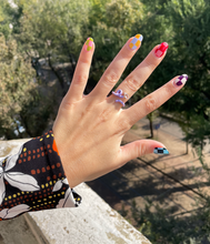 Load image into Gallery viewer, BABY VINE TENDRIL RING IN LAVENDER
