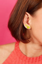 Load image into Gallery viewer, SHORT WAVE EARRINGS IN GREEN
